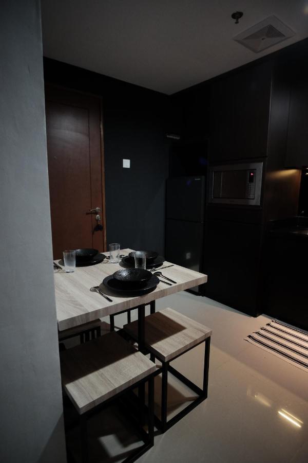 2 Bedrooms - Royal Olive Apartment - Pejaten South Of Джакарта Екстериор снимка